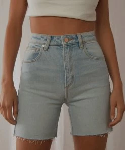 Abrand - A Claudia Cut Off Shorts - Gina -Outerwear Shop 00189a70f98f4e9582ee381550aacb04 1024x1024