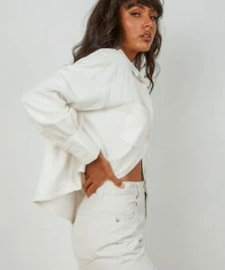 Levi's Levi's - Zoey Pleat Utility Shirt - Ecru 10 Levi's Levi's - Zoey Pleat Utility Shirt - Ecru -Outerwear Shop 01ba620c67ff4ccd97ae0c8e12877d9f 1024x1024