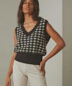 Peppermayo - Afternoon Moments Knit Vest - Black And White