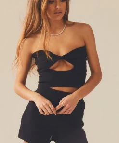 Peppermayo Exclusive - Camilla Knit Shorts - Black -Outerwear Shop 16731e43ecd7465a9d2c803fc3ebfbbe 976df530 ebee 4fe3 9a79 21647304e2e2 1024x1024