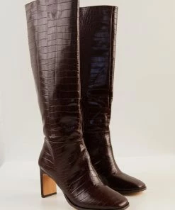 Cult Avenue - Austin High Boot - Chocolate Croc -Outerwear Shop 19cf9f0aa8234020b654a5bed8361cdc 1024x1024