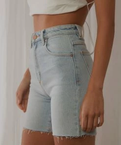 Abrand - A Claudia Cut Off Shorts - Gina -Outerwear Shop 1cdd56dc452d4c95b52ec531f4ad4bfc 1024x1024