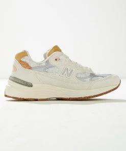 New Balance - 992 Sneaker - Neutral -Outerwear Shop 206d487fd652476985ba755f54e564d7 1024x1024
