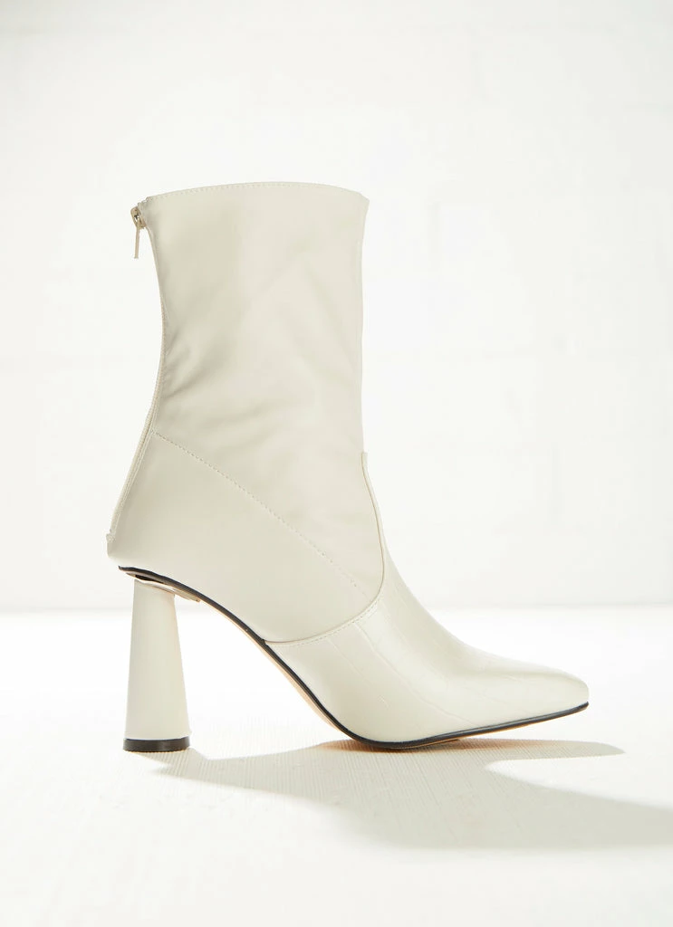 4th & Reckless 4th & Reckless - Liberty Ankle Boot - Off White 5 4th & Reckless 4th & Reckless - Liberty Ankle Boot - Off White - Image 3