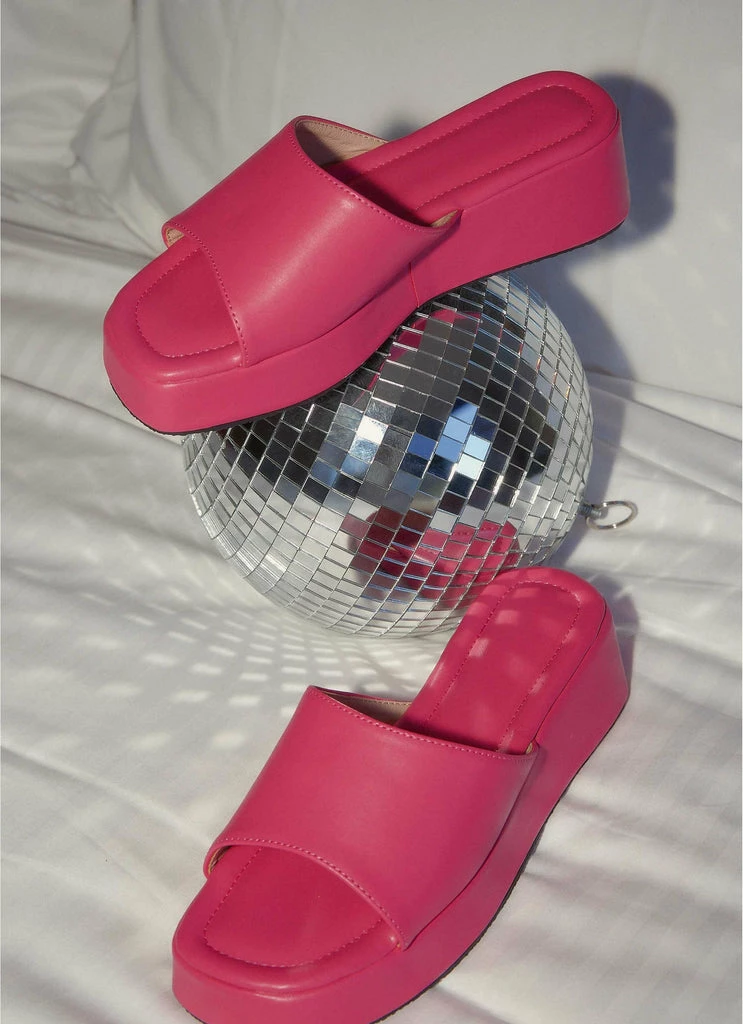 Cult Avenue - Villa Playa Mule Heel - Magenta 5 Cult Avenue - Villa Playa Mule Heel - Magenta - Image 3