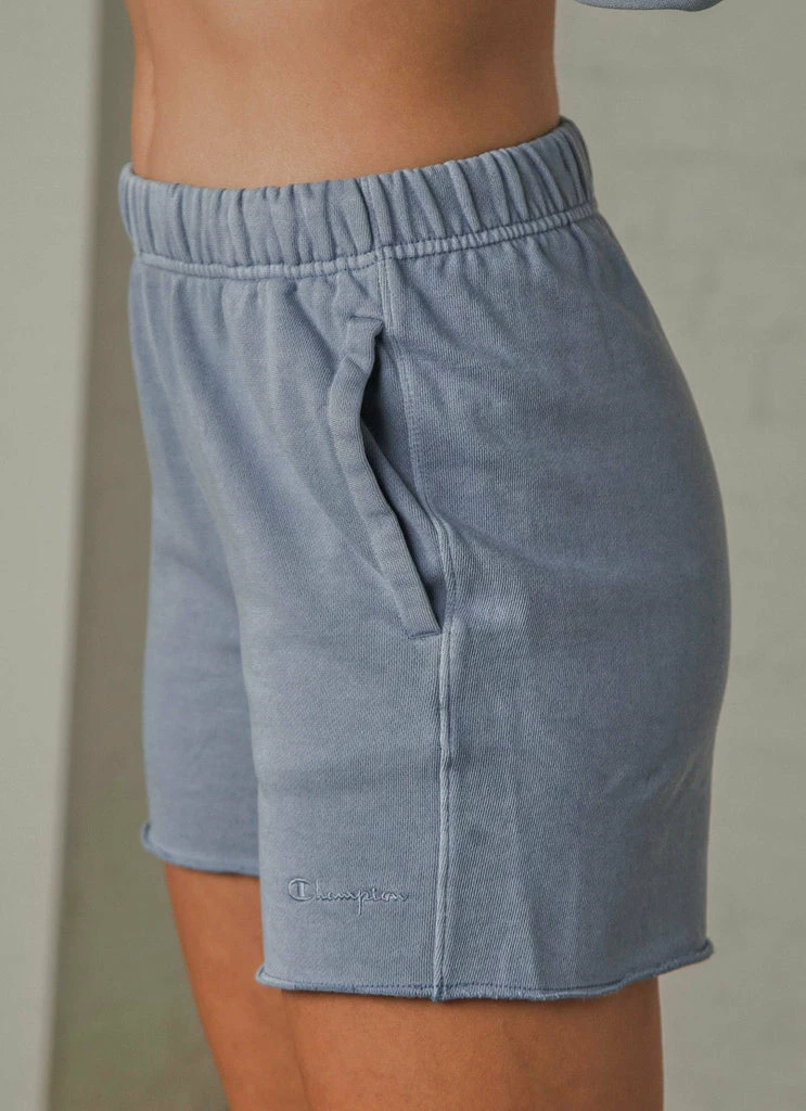 Champion - Vintage Dye Boyfriend Short - Wildflower Blue 5 Champion - Vintage Dye Boyfriend Short - Wildflower Blue - Image 3