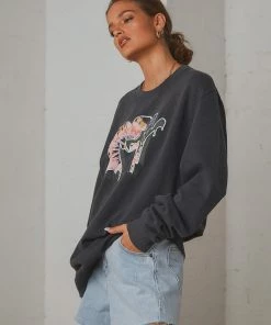 Rolla's Rolla's - MTV Sweat - Washed Black -Outerwear Shop 3de8a869f00742d889327e5aff329621 1024x1024