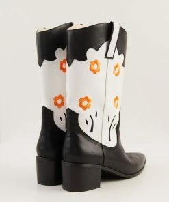 Cult Avenue - Shania Cowboy Boots - White -Outerwear Shop 41480d21e56b410e8f392114ab94e37d 1024x1024