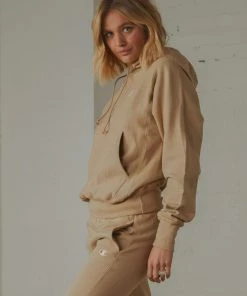 Champion - Reverse Weave Boyfriend C Hoodie - Country Walnut -Outerwear Shop 470806fb07c24b5b8f5ba166a218b2c3 1024x1024