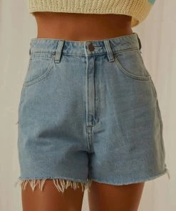 Wrangler - Hi Bells Short - Hempress -Outerwear Shop 4a274d21d847479da37a05036c346f72 1024x1024