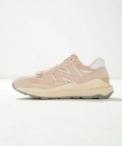 New Balance - 5740 Sneaker - Pink -Outerwear Shop 56b6533e40564ac9ac67d659632371fe 1024x1024