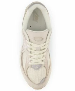 New Balance - 2002R Sneaker - Linen Fog -Outerwear Shop 618b28234f054adca6a623c8bfad6c1f 1024x1024