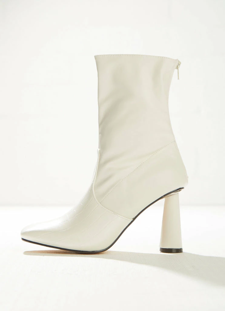 4th & Reckless 4th & Reckless - Liberty Ankle Boot - Off White 7 4th & Reckless 4th & Reckless - Liberty Ankle Boot - Off White - Image 5