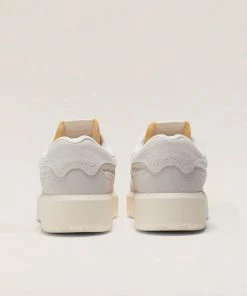 New Balance - 302 Sneaker - Moonbeam 9 New Balance - 302 Sneaker - Moonbeam -Outerwear Shop 677d3ebe68fb441e9ce4758fc1c225c7 1024x1024