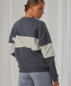 Rolla's Rolla's - Split Logo Sweater - Navy -Outerwear Shop 6ca9fa6084774621b04adfe52a421370 1024x1024