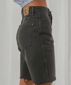 Wrangler - Frances Short - Moonshadow -Outerwear Shop 7d2d4fb0ae4b41bc9a2f3fb3a41b94bd 1024x1024