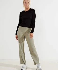 Nude Lucy - Nude Classic Knit - Black -Outerwear Shop 7eb96711db8a471b831855f10b441471 1024x1024