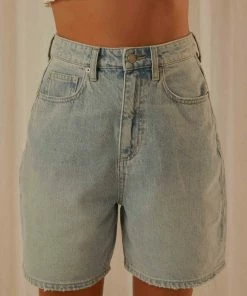 Lee - High Baggy Short - Blue Encounter -Outerwear Shop 80a3d0f17f4a46efb2bdaca13d9a37d7 1024x1024