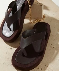 Cult Avenue - Style Muse Sandals - Choc Brown -Outerwear Shop 817e63eb1f5d4c53891575eb5d4275e7 1024x1024