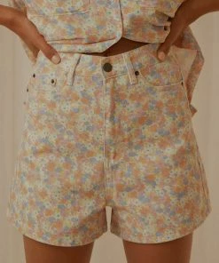 Cools Club - Jean Short - Peach Floral -Outerwear Shop 8c00b736b2804fd794cc08443dac0d0b 1024x1024