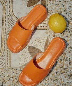 Cult Avenue - Ambrose Mule - Orange 9 Cult Avenue - Ambrose Mule - Orange -Outerwear Shop Isle Escape Ecom Crops 5 3dbe2da2 ddd6 4446 afc0 9acd2ba9e7a3 1024x1024