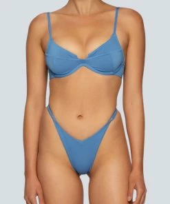 LaHana Swim - Felix Top - Air Blue -Outerwear Shop Lahana felix blue front f56cefaa 4227 4f48 a1bc cb24cfa56dc0 1024x1024