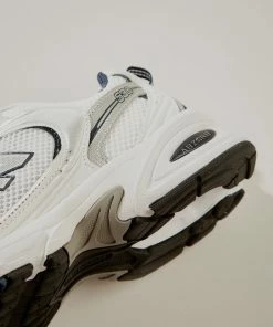 New Balance - 530 Sneaker - White -Outerwear Shop New balance 12.5.22 1 1024x1024