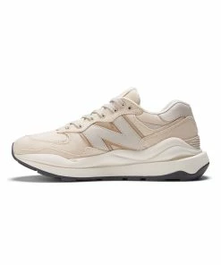 New Balance - 574 Sneaker - Sea Salt -Outerwear Shop PM NewBalance 04.07 4 e31a9bc4e2204933a28fabd35e4c2267 1024x1024