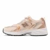 New Balance - 530 Sneaker - Light Pink With Rose Gold 1 New Balance - 530 Sneaker - Light Pink With Rose Gold -Outerwear Shop PM NewBalance 04.07 9 1024x1024