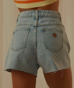 Abrand - A Venice Short - Esmerelda 11 Abrand - A Venice Short - Esmerelda -Outerwear Shop Peppermayo Jenaya 26.4.22 P2 34 1024x1024