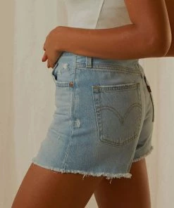 Levi's Levi's - Ribcage Short - Bernal Frost 10 Levi's Levi's - Ribcage Short - Bernal Frost -Outerwear Shop Peppermayo Jenaya 8.12.21 P5 Lee Shorts 64 1024x1024