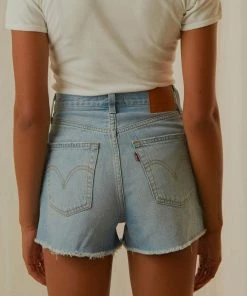 Levi's Levi's - Ribcage Short - Bernal Frost 11 Levi's Levi's - Ribcage Short - Bernal Frost -Outerwear Shop Peppermayo Jenaya 8.12.21 P5 Lee Shorts 65 1024x1024