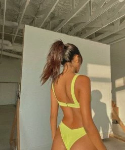 Vacancy Supply - Drift V Cut Bottoms - Lime -Outerwear Shop VAC SWIM HEATWAVE CROPS LIME 38 6785db5f bad2 4a85 a222 06a3894219e7 1024x1024