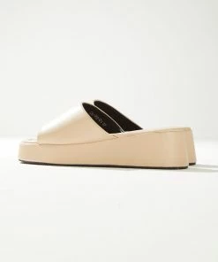 Cult Avenue - Ambrose Mule - Beige -Outerwear Shop a0ced56072c14c9dae478c7bac5ac56c 1024x1024