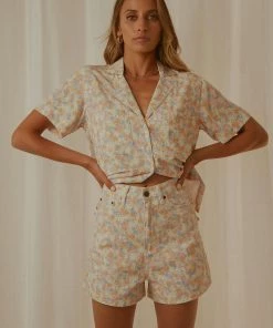 Cools Club - Jean Short - Peach Floral -Outerwear Shop a33dbe4359314084b5023919e19c0d08 1024x1024