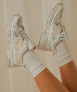 New Balance - 530 Sneaker - AA1 -Outerwear Shop a9381b17b9994c95bad27409d0ef1a61 3c21e93d bbe3 40cd a33a 4f16913c35c3 1024x1024