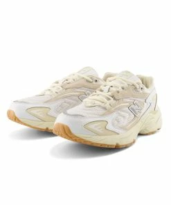 New Balance - 725 Sneaker - Bone -Outerwear Shop b328bc51dce24ef9b82d78f7adc97408 1024x1024