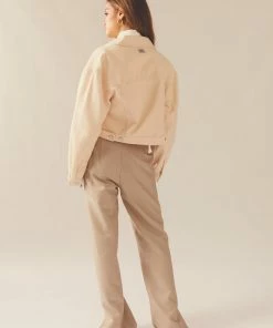 Lee - Baggy Crop Jacket - White Sand -Outerwear Shop b505385d25504988b726f5a9c1af4019 1024x1024