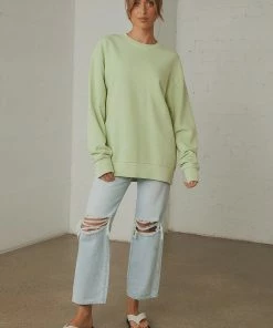 Levi's Levi's - Relaxed Crew - Shadow Lime -Outerwear Shop be9c4c0cfa38494eaafb0192465da896 1024x1024