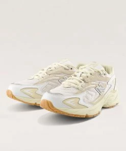 New Balance - 725 Sneaker - Bone -Outerwear Shop bf732a8e94f44eb3aae4febd97a49b03 1024x1024