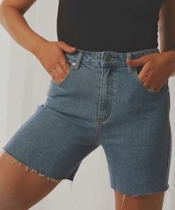 Abrand - A Claudia Cut Off - Georgia -Outerwear Shop c27541ff9322415fb4593bede50e6267 1024x1024