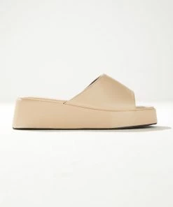 Cult Avenue - Ambrose Mule - Beige -Outerwear Shop c2800b9819ec4e0cb3d35b6d3df0132a 1024x1024