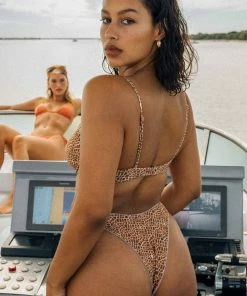 LaHana Swim - Emilia Top - Giraffe -Outerwear Shop c2cdc596f16a4538a2a924d9ce09968d 1024x1024