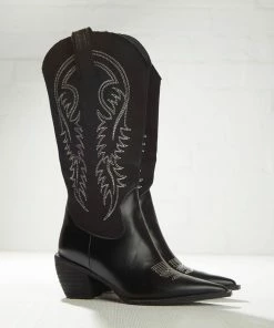 Cult Avenue - Backseat Rider Cowboy Boot - Black 11 Cult Avenue - Backseat Rider Cowboy Boot - Black -Outerwear Shop d674e914a9d84281b164659d82c89f27 1024x1024