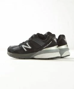 New Balance - 990 Sneaker - Black Silver -Outerwear Shop e82b88f2bc5f4f939a6149e547cc6d5c 1024x1024