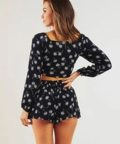 Amuse Society - Mojito Shorts - Black -Outerwear Shop eec9bd25d4a64f7d98daa8db30cff9c8 1024x1024