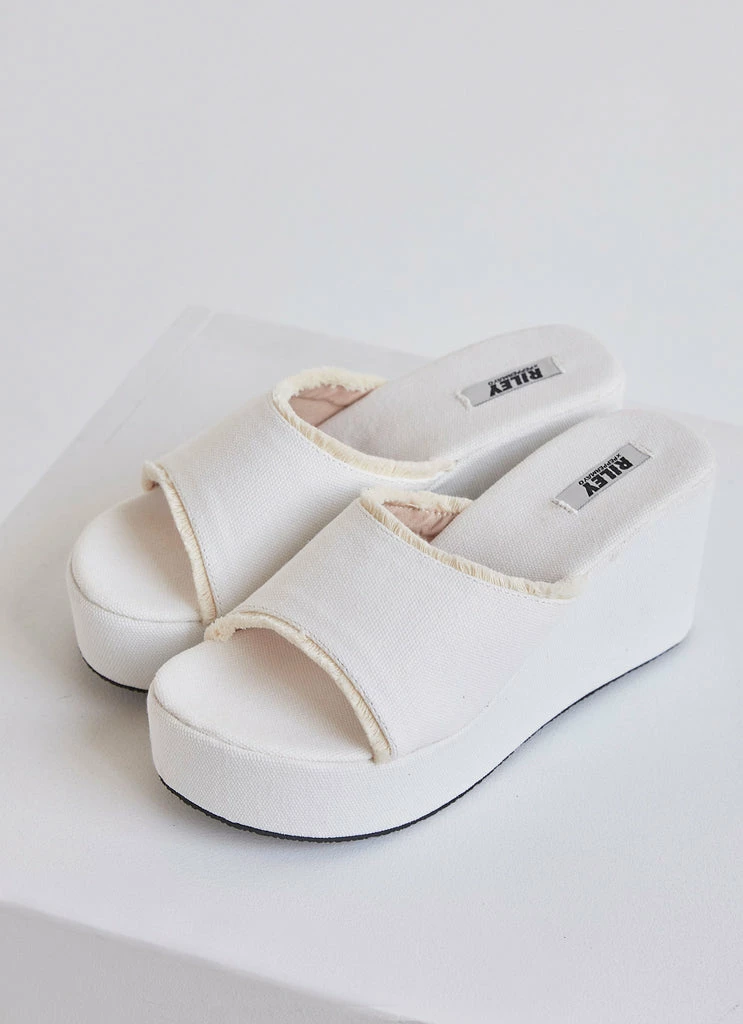 Riley Hubatka X Peppermayo - Siesta Fray Mule Heel - Creme 3 Riley Hubatka X Peppermayo - Siesta Fray Mule Heel - Creme