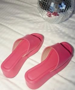 Cult Avenue - Villa Playa Mule Heel - Magenta 9 Cult Avenue - Villa Playa Mule Heel - Magenta -Outerwear Shop f379052e08d24f41b82480ffe55d860a 1024x1024