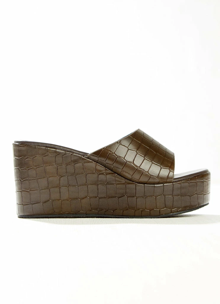 Cult Avenue - Villa Playa Mule Heel - Chocolate Croc 8 Cult Avenue - Villa Playa Mule Heel - Chocolate Croc - Image 6