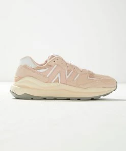 New Balance - 5740 Sneaker - Pink -Outerwear Shop fbd280fd7e2941878ea10aedeab9d44f 1024x1024